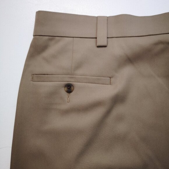 NWT Haggar Cool Right Men's Size 42/32 Flat Front Straight Fit Tan Pants - Picture 10 of 16